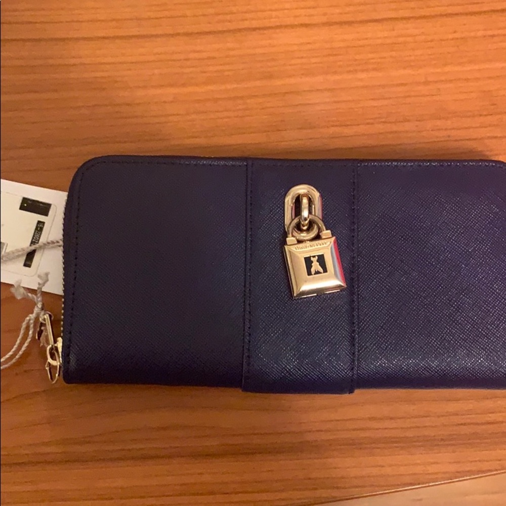 Beautiful Italian  Patricia Pepe wallet